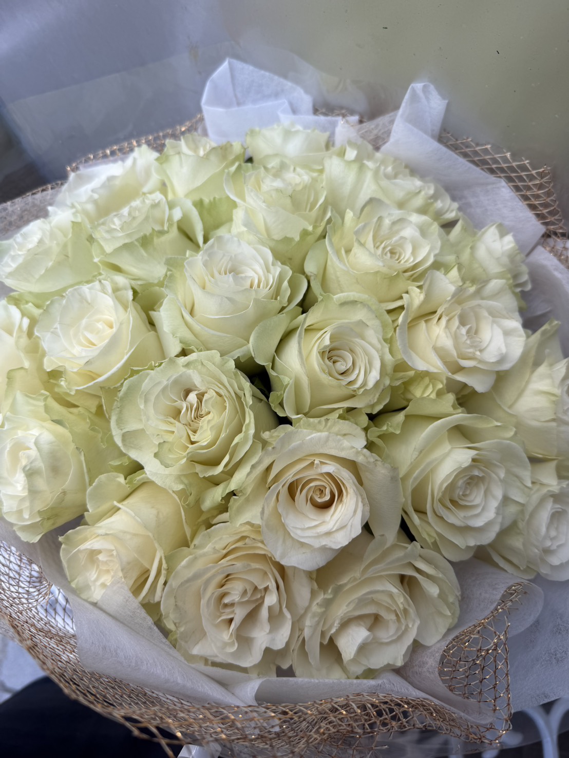 Shiitaka Flower Garden vol.5~6「Xmas Party」 様 フラスタ - 白、その他を基調とした生花スタイルのフラワースタンド。価格帯：5~10万円