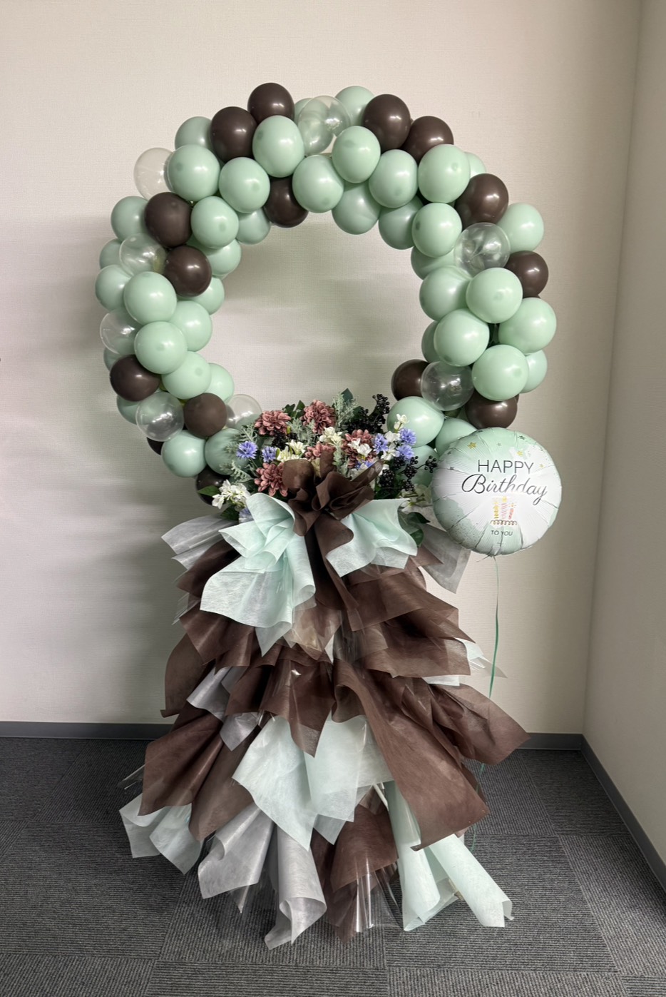 くすみカラーアーチのフラスタ｜5~10万円｜アイドル（国内）｜フラワースタンド.jp