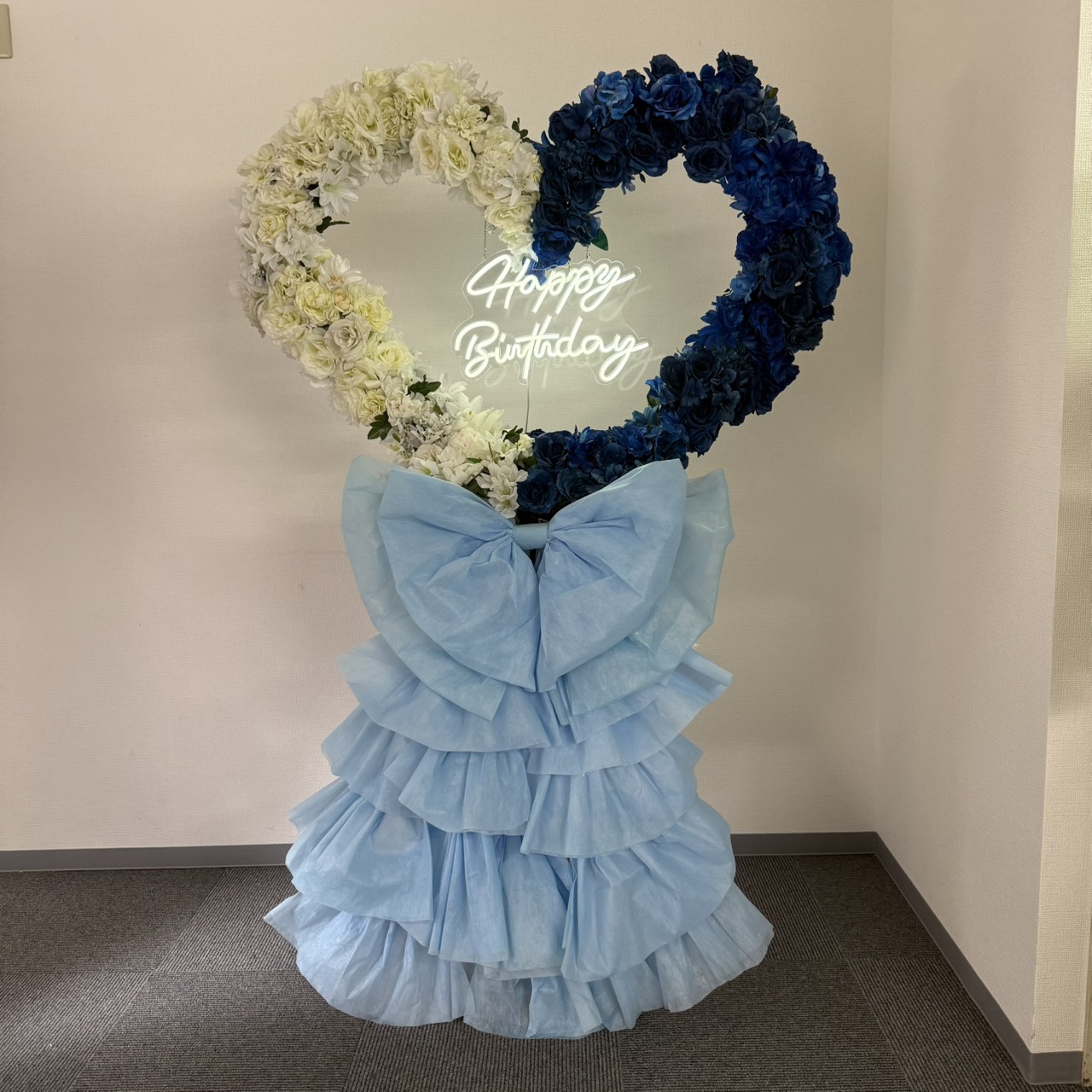 ネオンサイン付きフラスタのフラスタ｜5~10万円｜アイドル（国内）｜フラワースタンド.jp